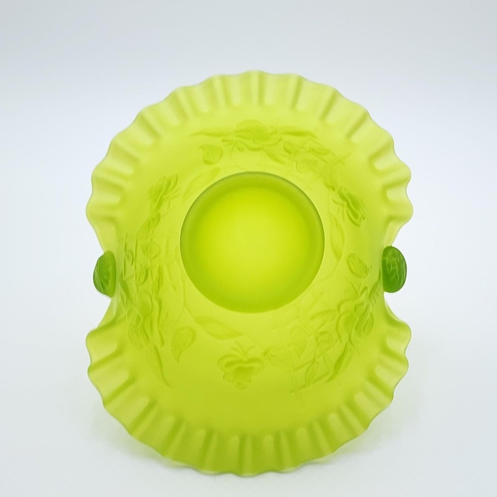 Vintage Westmoreland Lime Green Satin Glass Rose Trellis Basket Ruffled Rim - Picture 7 of 16